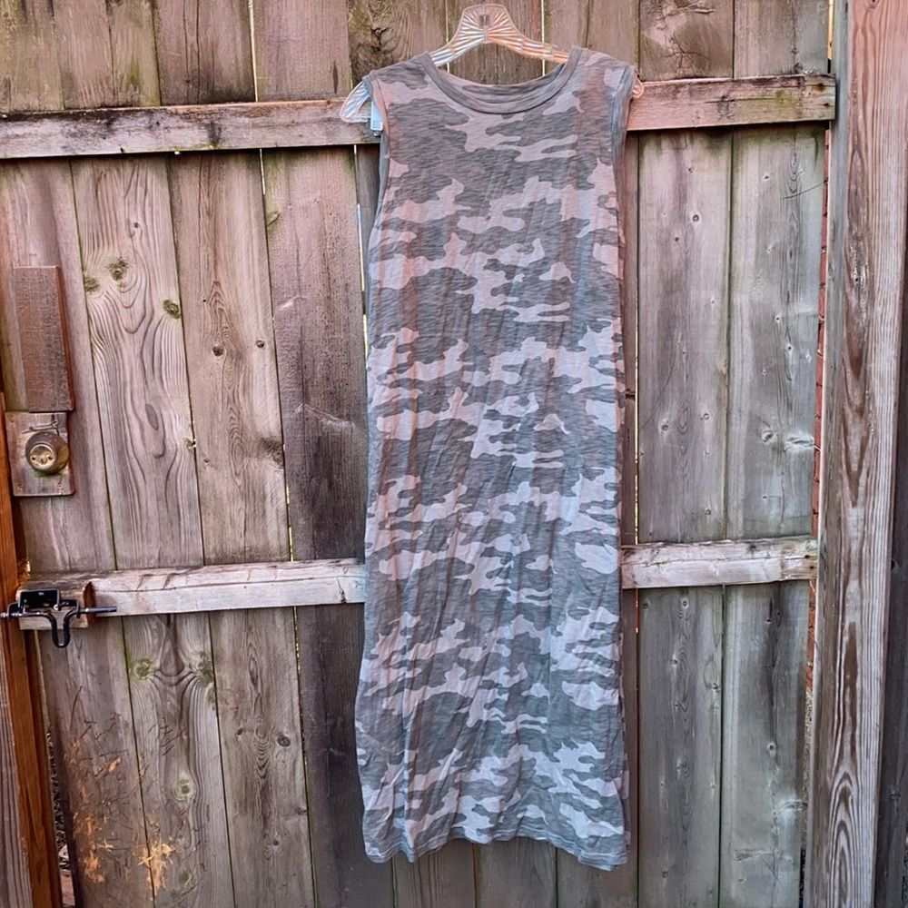 Universal Thread Camouflage dress sz. M